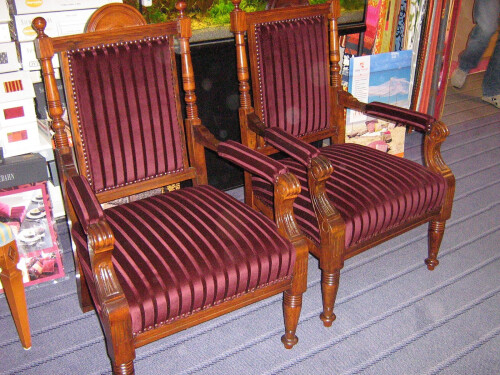 Stühle aufgearbeitet