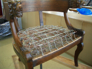 Restaurierung antiker Möbel