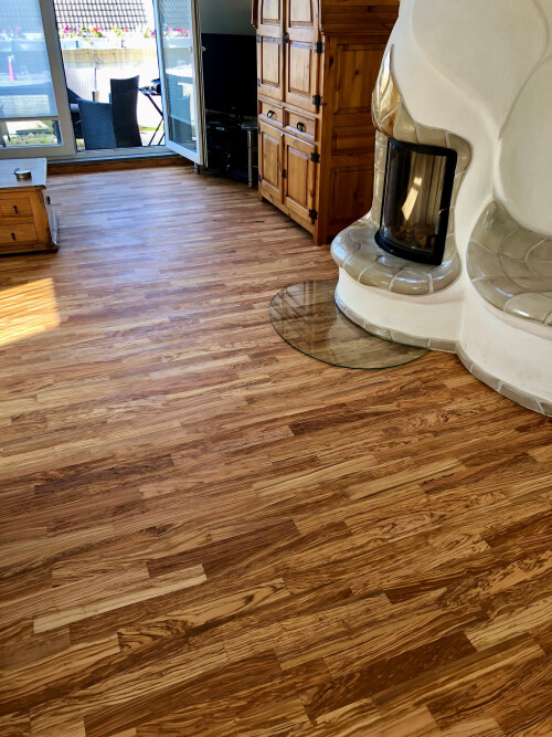 Olivenholzparkett.jpg