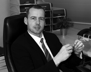 Ich bin seit Dezember 2000 als Rechtsanwalt zugelassen und trete bundesweit auf. Des Weiteren bin ich Fachanwalt für Familienrecht.