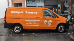 Oranger Rümpel Zwerge Van Neu.jpg