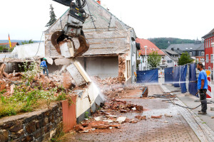 Abriss Haus Josten 5.jpg