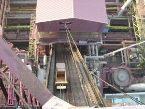 Windenhaus mit Schrägaufzug für Hochofen