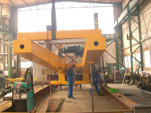 Wandkonsolkran in der Fertigung