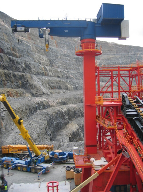 Säulendrehkran 120 t