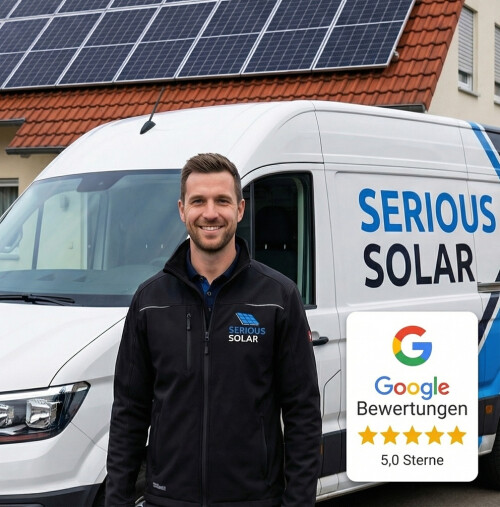 Serious Solar Mitarbeiter vor dem Firmenfahrzeug im Einsatzraum Heppenheim und Bergstraße.