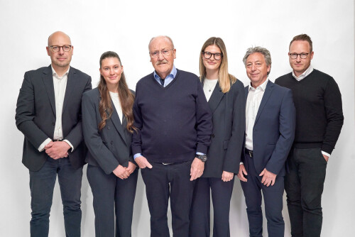 Teambild in Farbe 052026.jpg