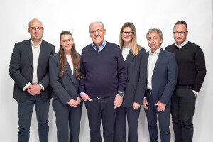 Teambild in Farbe 052026.jpg