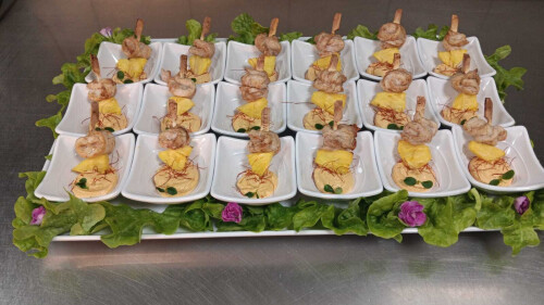 Hähnchen-Ananas-Spieße mit Curry Creme