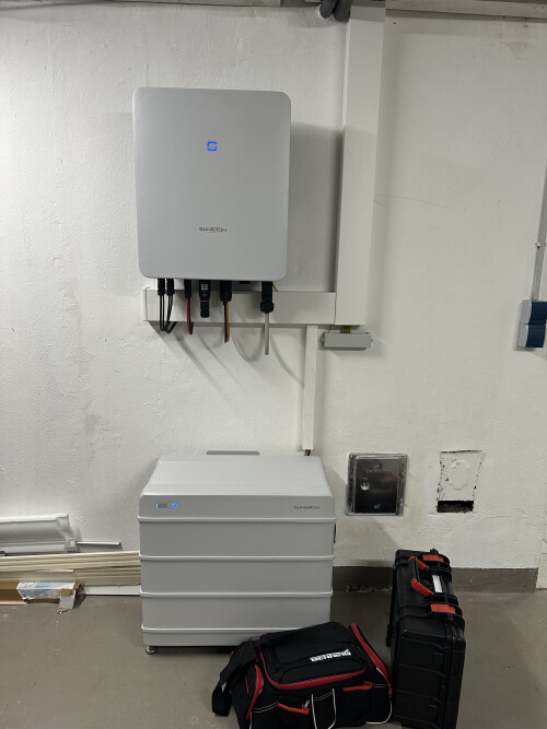10 Solaranlage Photovoltaikanlage PV Anlage 2.jpg