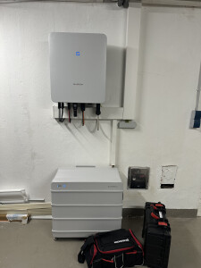 10 Solaranlage Photovoltaikanlage PV Anlage 2.jpg