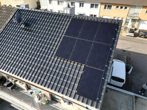 aiko-module-475wp-teilverschattung-optimierung-bruehl-dach-nahaufnahme.jpeg