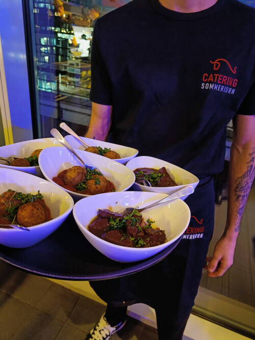Flying Dinner 2.jpg