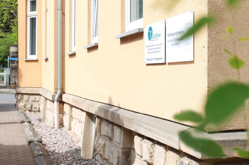 Außenansicht meiner Steuerkanzlei direkt neben der Eingangstür