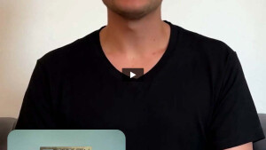 Filigranes Wandkunstwerk aus goldfarbenem Holz_ Frauengesicht.mp4