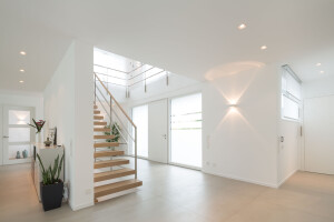 BX_Wohnhaus-Eingangsbereich-weiss.jpg