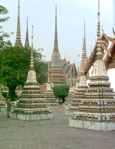 Das berühmte Wat Po in Bangkok. Ursprünglich Ausbildungsstätte der hier angewandten traditionellen Thaimassage.