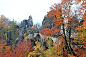 In der sächsischen Schweiz befinden sich viele uralte Naturwunder und Kulturstätten.