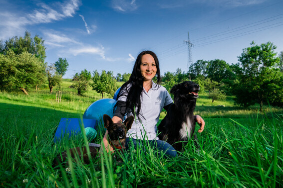 Tierheilpraktikerin und Hundephysiotherapeuthin Julia