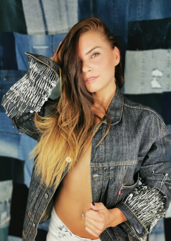 Marlene-tres-chig-studio-denim-jacket.png