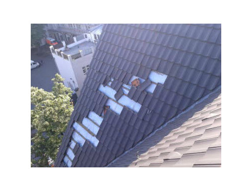 Dacharbeiten nach Sturmschaden