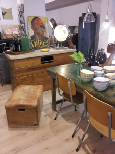 https://www.yelp.com/biz/vintage-fabrik-d%C3%BCsseldorf