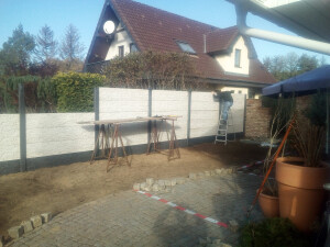Montage Betonzaun