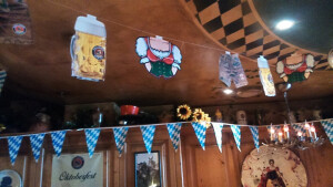 https://www.yelp.com/biz/das-weiss-blaue-haus-d%C3%BCsseldorf