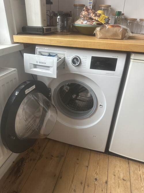 bosch-serie-6-waschmaschine-pumpt-nicht-ab-ablauf-verstopft-laugenpumpe-defekt-reparatur-berlin-kudamm-charlottenburg-wilmersdorf-white-goods-reparatur-berlin