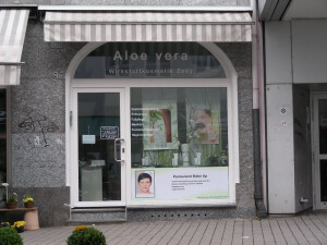 https://www.yelp.com/biz/zoey-kosmetikstudio-frankfurt-am-main