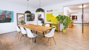 Zweiwas Optik & Hörakustik - in angenehmen Ambiente haben wir die Auswahl der besonderen Marken, abseits der Massenware. Die Zweiwas-Mitarbeiter sind allesamt ausgebildete Fachkräfte und beraten Sie gerne.